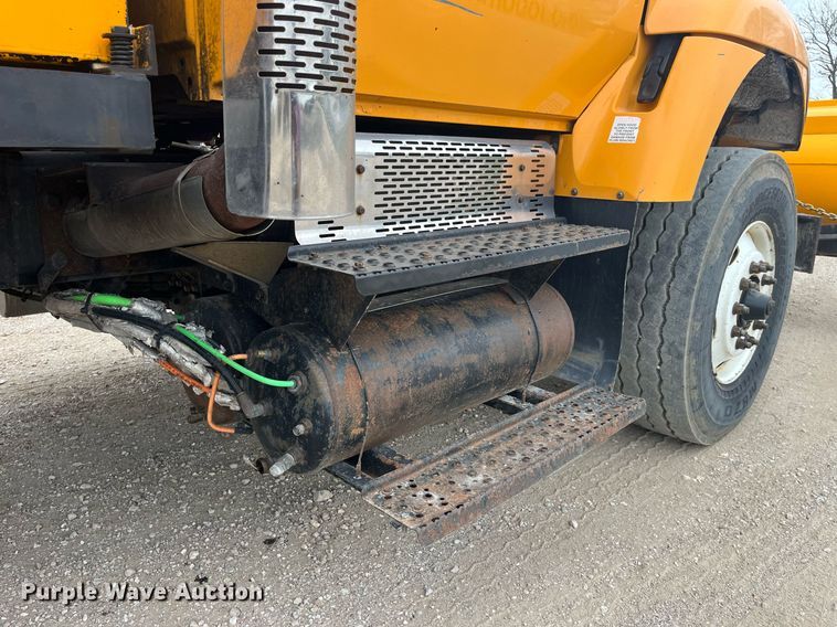 image for item LA9892 2010 International WorkStar 7500  dump truck