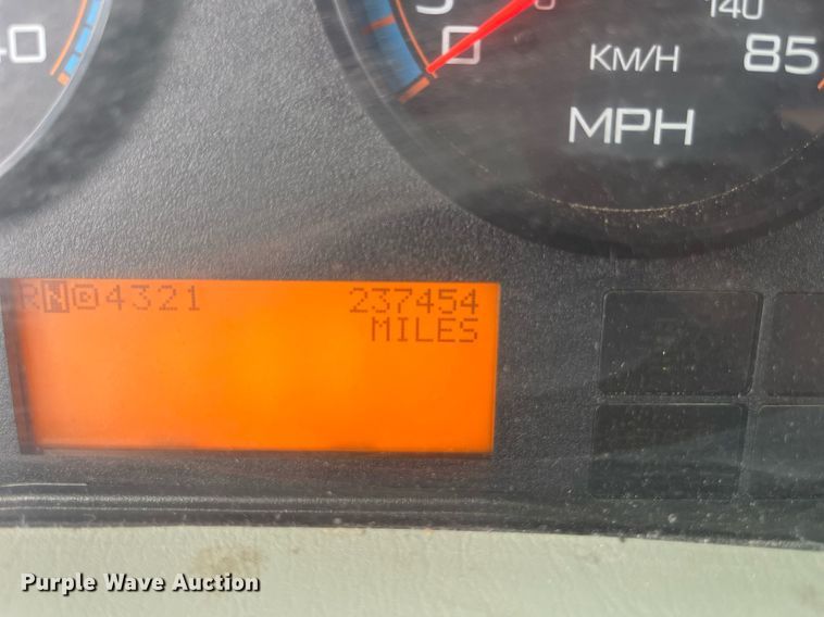 image for item LA9892 2010 International WorkStar 7500  dump truck