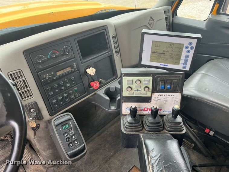 image for item LA9892 2010 International WorkStar 7500  dump truck