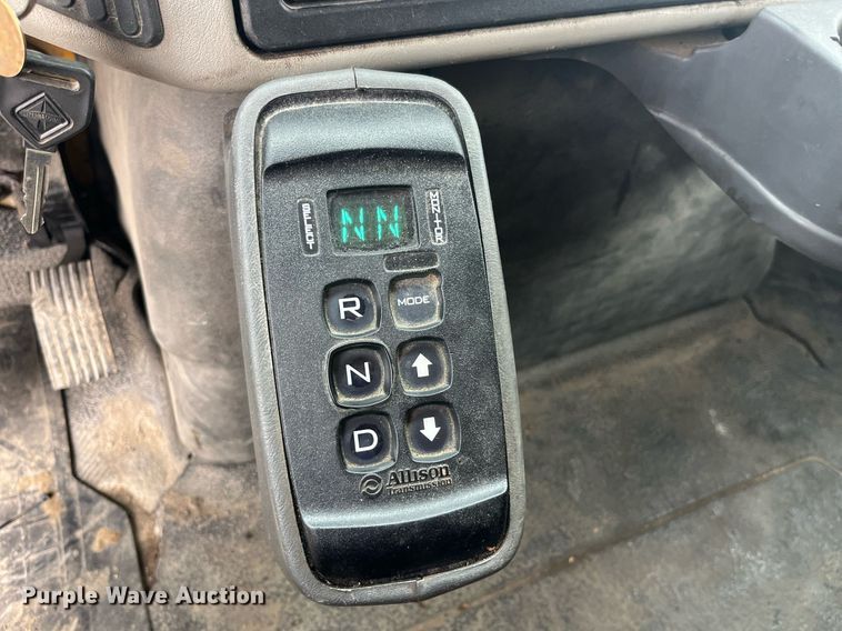 image for item LA9892 2010 International WorkStar 7500  dump truck