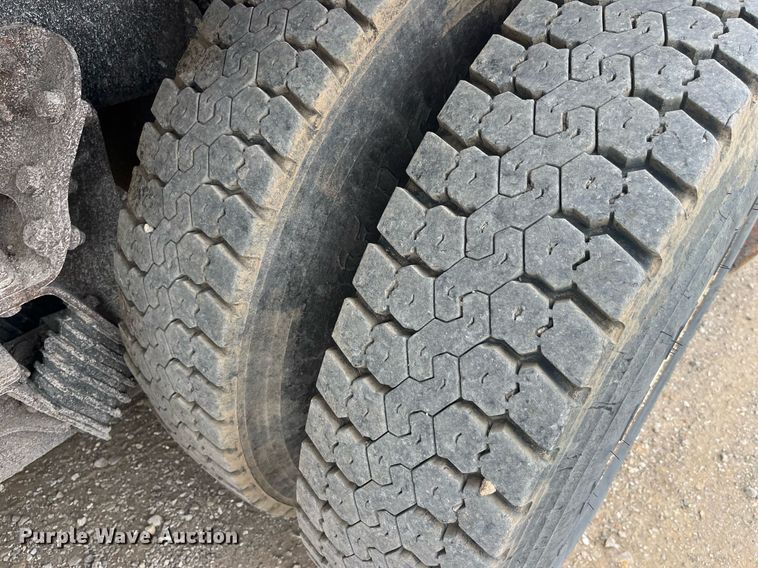 image for item LA9892 2010 International WorkStar 7500  dump truck