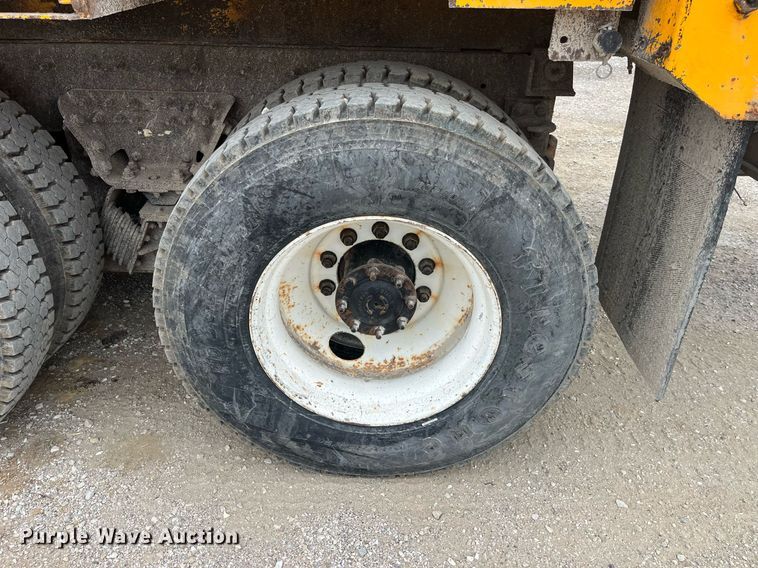 image for item LA9892 2010 International WorkStar 7500  dump truck