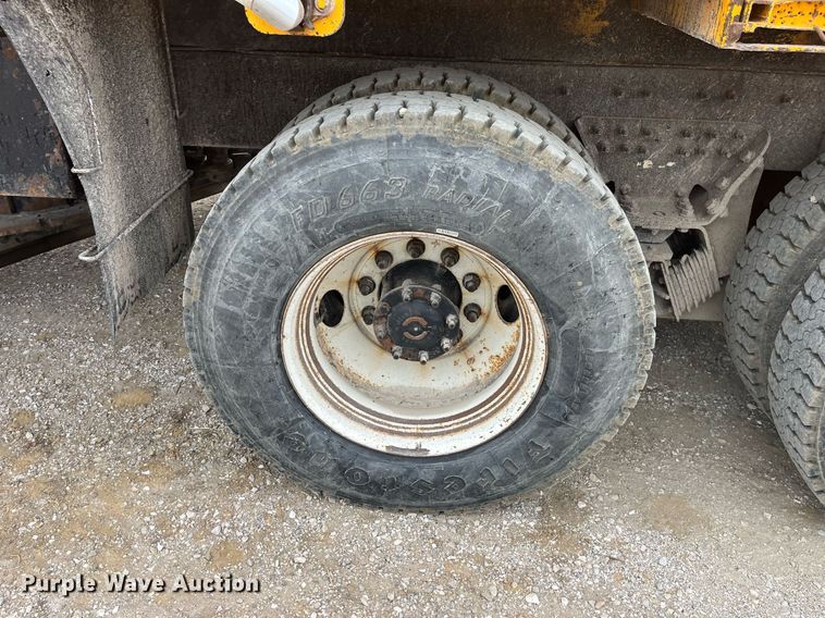 image for item LA9892 2010 International WorkStar 7500  dump truck