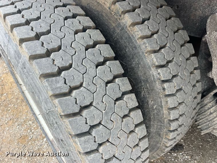 image for item LA9892 2010 International WorkStar 7500  dump truck