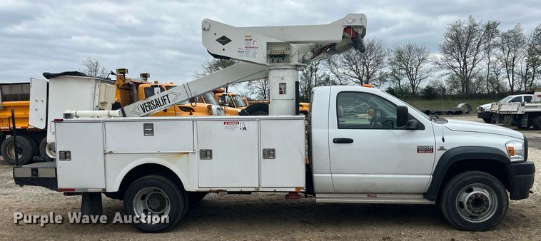 image for item LA9893 2009 Dodge Ram 5500HD  bucket truck