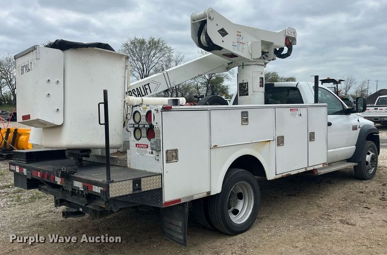 image for item LA9893 2009 Dodge Ram 5500HD  bucket truck