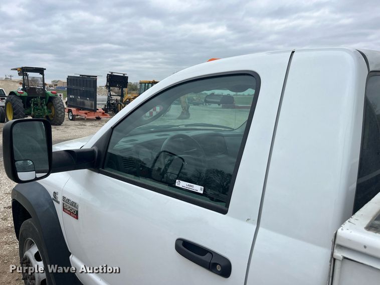 image for item LA9893 2009 Dodge Ram 5500HD  bucket truck