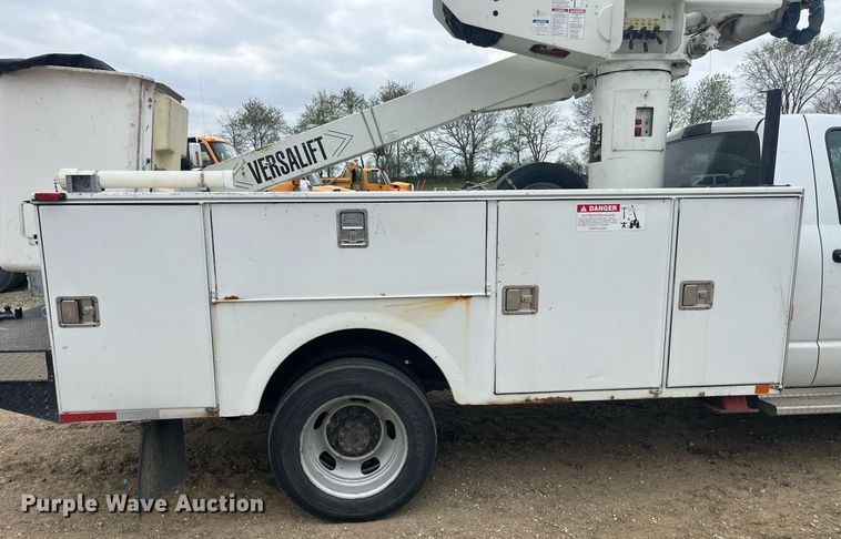 image for item LA9893 2009 Dodge Ram 5500HD  bucket truck