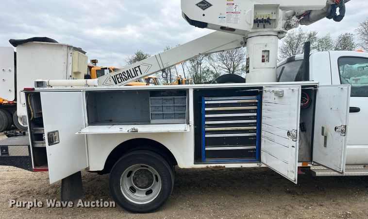 image for item LA9893 2009 Dodge Ram 5500HD  bucket truck