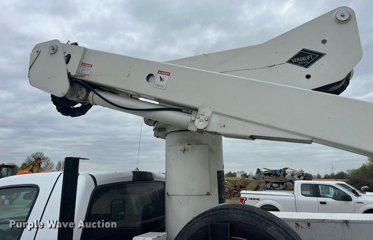 image for item LA9893 2009 Dodge Ram 5500HD  bucket truck