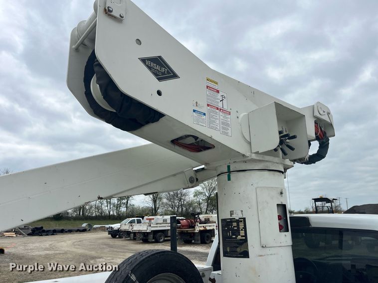 image for item LA9893 2009 Dodge Ram 5500HD  bucket truck