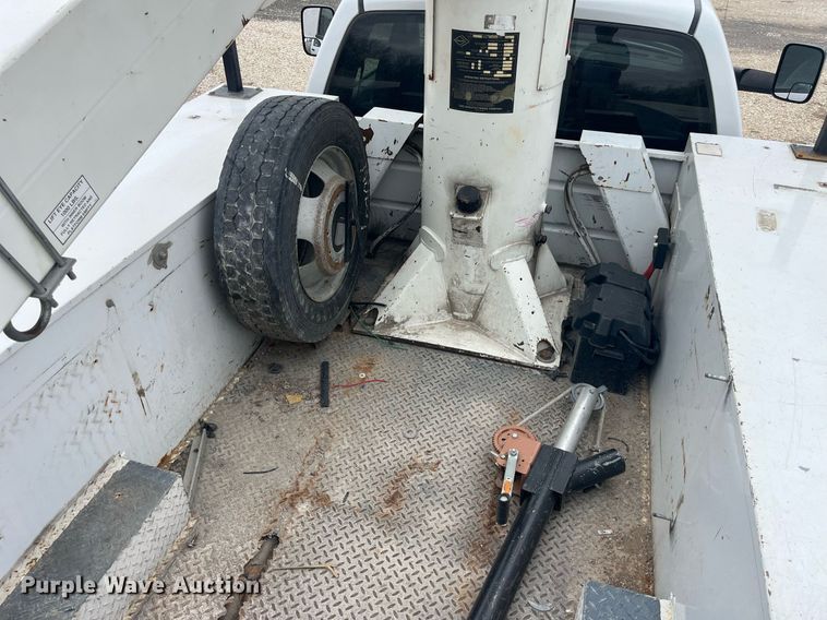 image for item LA9893 2009 Dodge Ram 5500HD  bucket truck