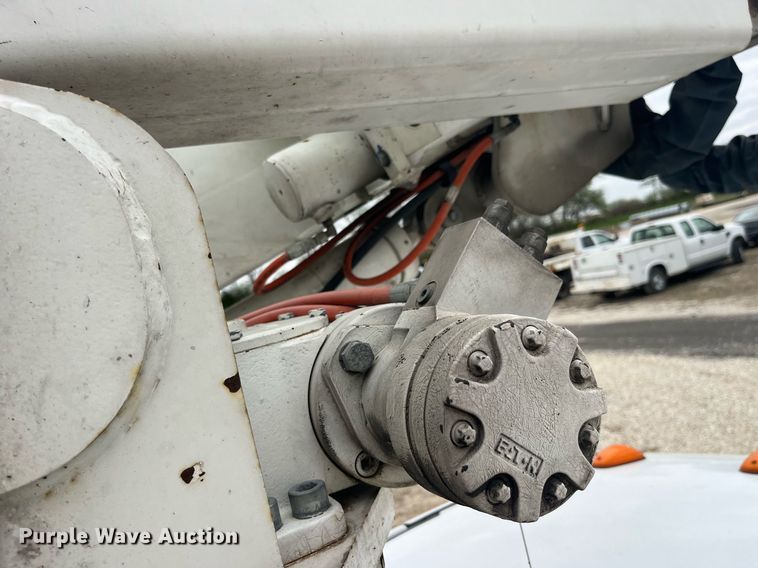 image for item LA9893 2009 Dodge Ram 5500HD  bucket truck