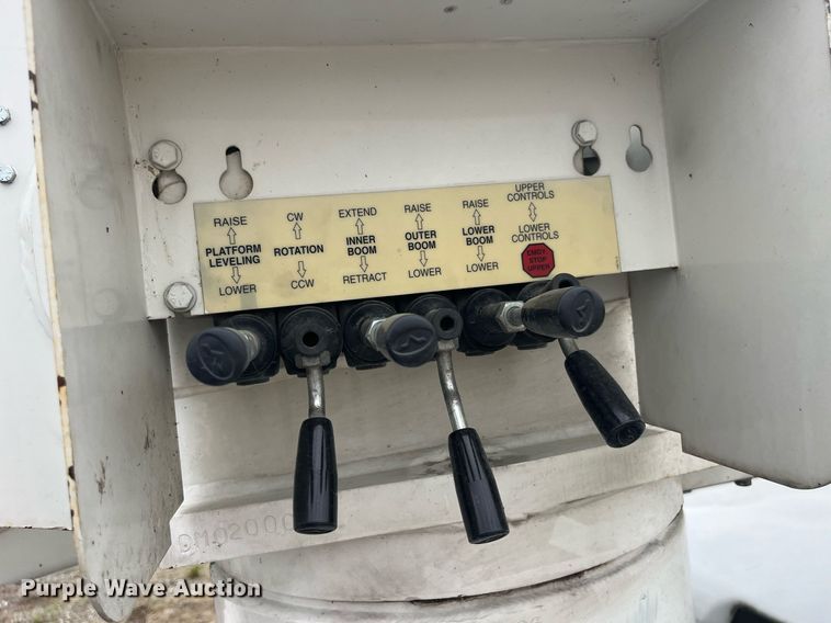 image for item LA9893 2009 Dodge Ram 5500HD  bucket truck