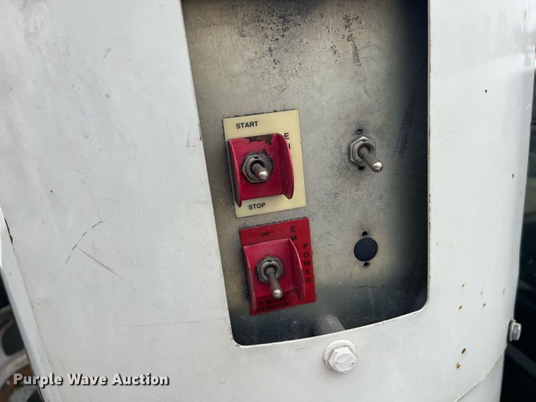 image for item LA9893 2009 Dodge Ram 5500HD  bucket truck