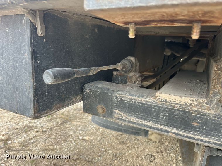 image for item LA9893 2009 Dodge Ram 5500HD  bucket truck