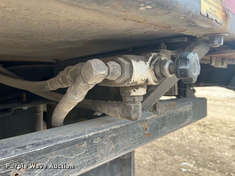 image for item LA9893 2009 Dodge Ram 5500HD  bucket truck