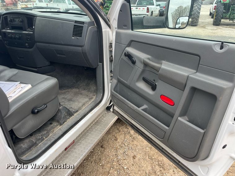 image for item LA9893 2009 Dodge Ram 5500HD  bucket truck