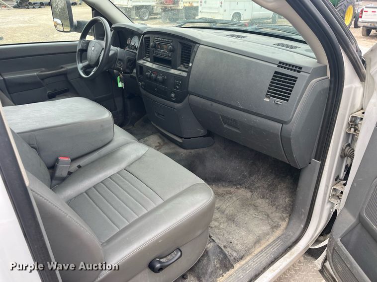 image for item LA9893 2009 Dodge Ram 5500HD  bucket truck