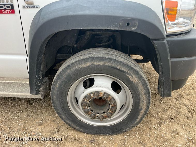 image for item LA9893 2009 Dodge Ram 5500HD  bucket truck