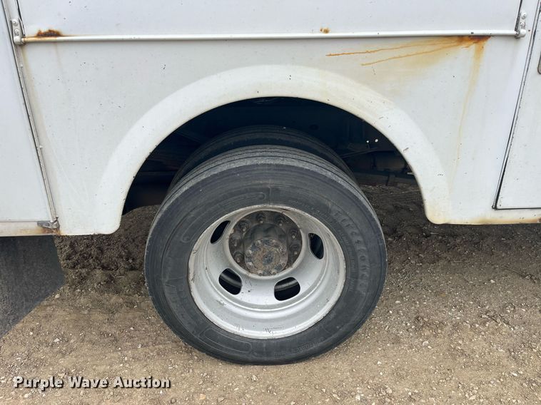 image for item LA9893 2009 Dodge Ram 5500HD  bucket truck