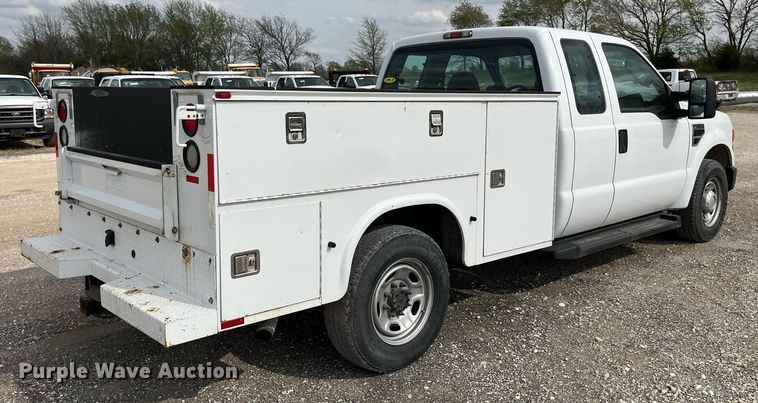 image for item LA9895 2010 Ford F250 Super Duty XL  SuperCab utility bed pickup truck