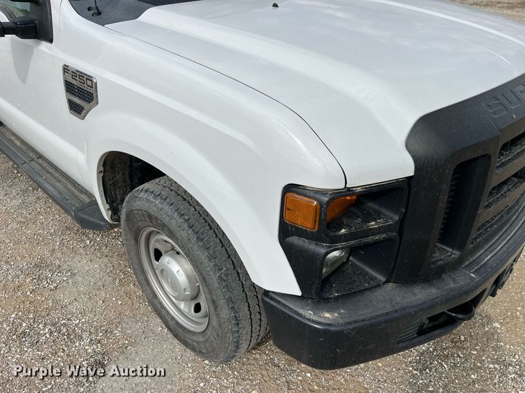 image for item LA9895 2010 Ford F250 Super Duty XL  SuperCab utility bed pickup truck