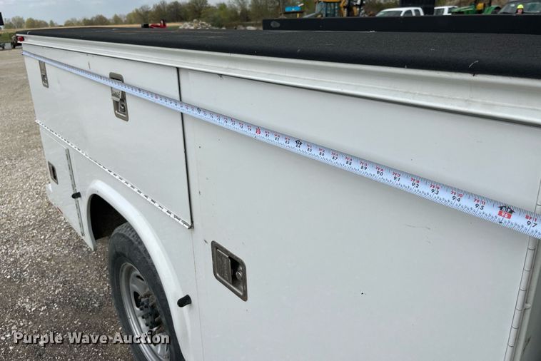 image for item LA9895 2010 Ford F250 Super Duty XL  SuperCab utility bed pickup truck