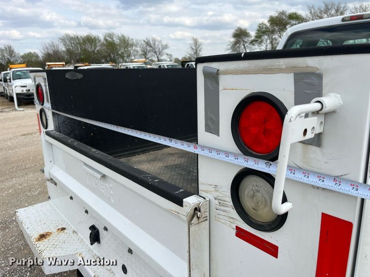 image for item LA9895 2010 Ford F250 Super Duty XL  SuperCab utility bed pickup truck