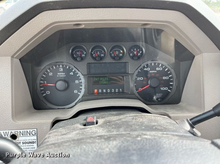 image for item LA9895 2010 Ford F250 Super Duty XL  SuperCab utility bed pickup truck