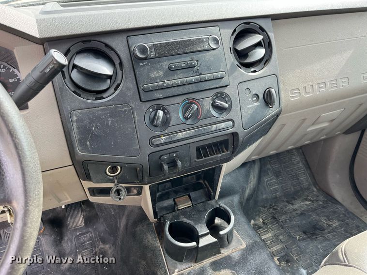 image for item LA9895 2010 Ford F250 Super Duty XL  SuperCab utility bed pickup truck