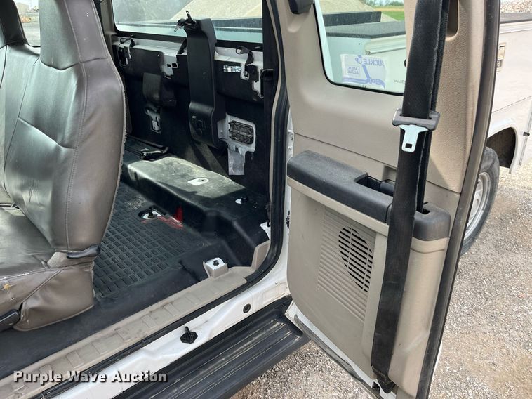 image for item LA9895 2010 Ford F250 Super Duty XL  SuperCab utility bed pickup truck