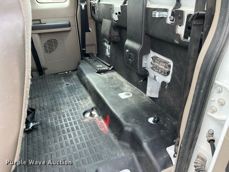 image for item LA9895 2010 Ford F250 Super Duty XL  SuperCab utility bed pickup truck