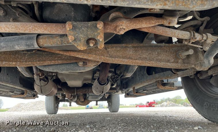 image for item LA9895 2010 Ford F250 Super Duty XL  SuperCab utility bed pickup truck