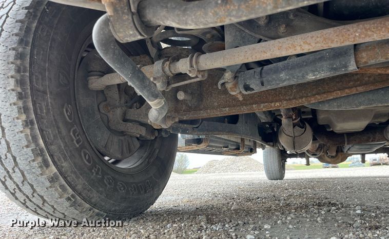 image for item LA9895 2010 Ford F250 Super Duty XL  SuperCab utility bed pickup truck