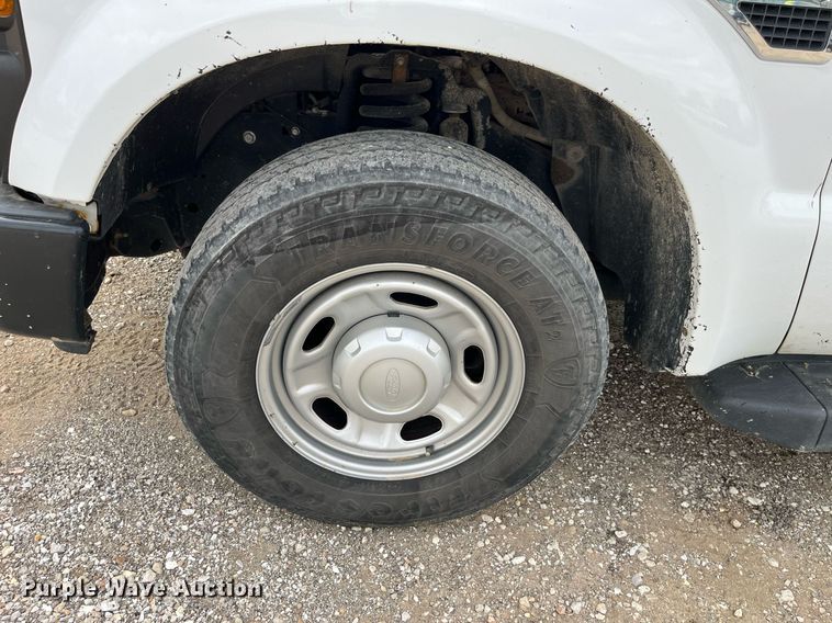 image for item LA9895 2010 Ford F250 Super Duty XL  SuperCab utility bed pickup truck