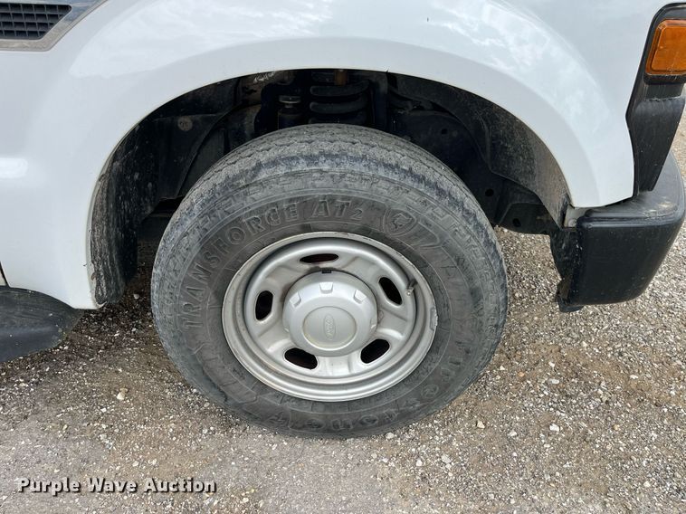 image for item LA9895 2010 Ford F250 Super Duty XL  SuperCab utility bed pickup truck