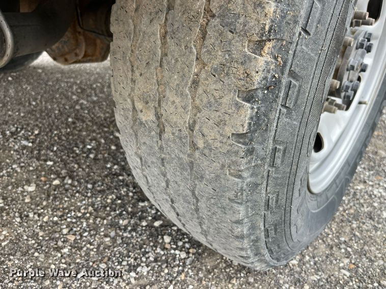 image for item LA9895 2010 Ford F250 Super Duty XL  SuperCab utility bed pickup truck