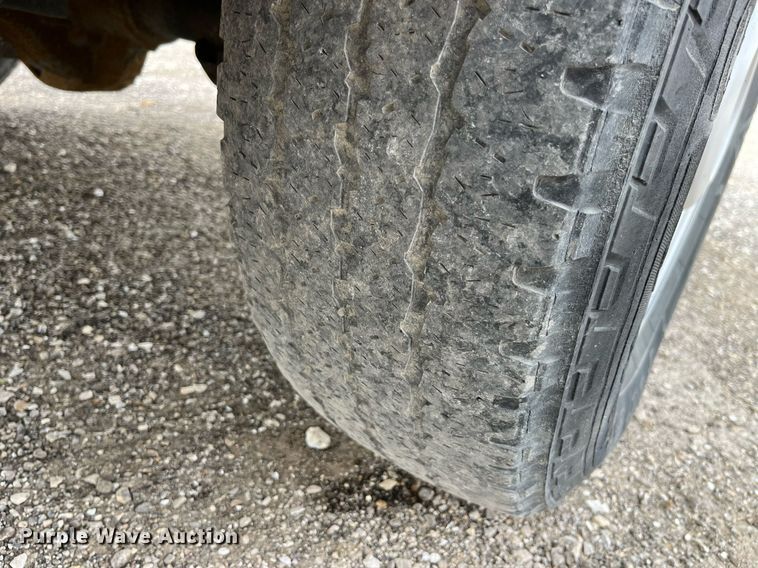 image for item LA9895 2010 Ford F250 Super Duty XL  SuperCab utility bed pickup truck