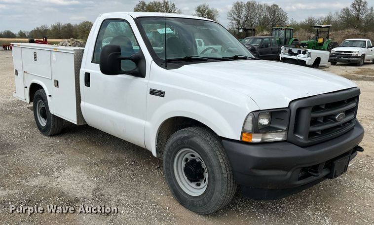 image for item LA9896 2003 Ford F250 Super Duty XL  utility bed pickup truck