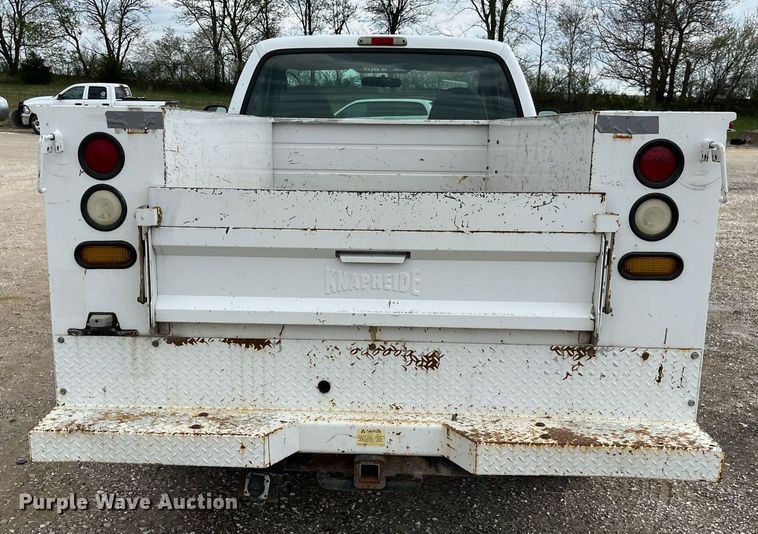 image for item LA9896 2003 Ford F250 Super Duty XL  utility bed pickup truck