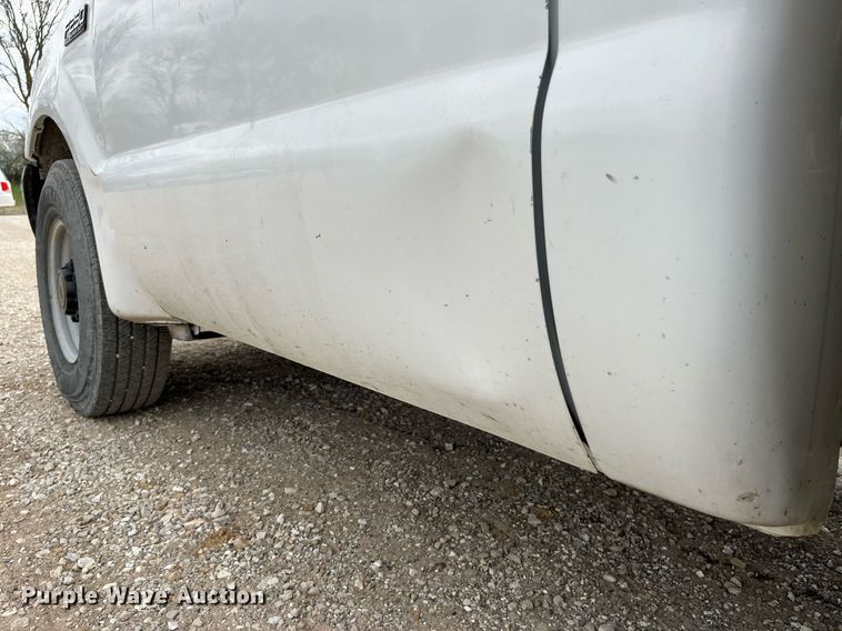 image for item LA9896 2003 Ford F250 Super Duty XL  utility bed pickup truck