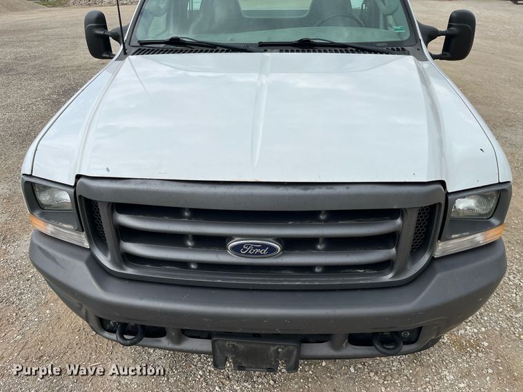 image for item LA9896 2003 Ford F250 Super Duty XL  utility bed pickup truck