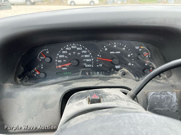 image for item LA9896 2003 Ford F250 Super Duty XL  utility bed pickup truck