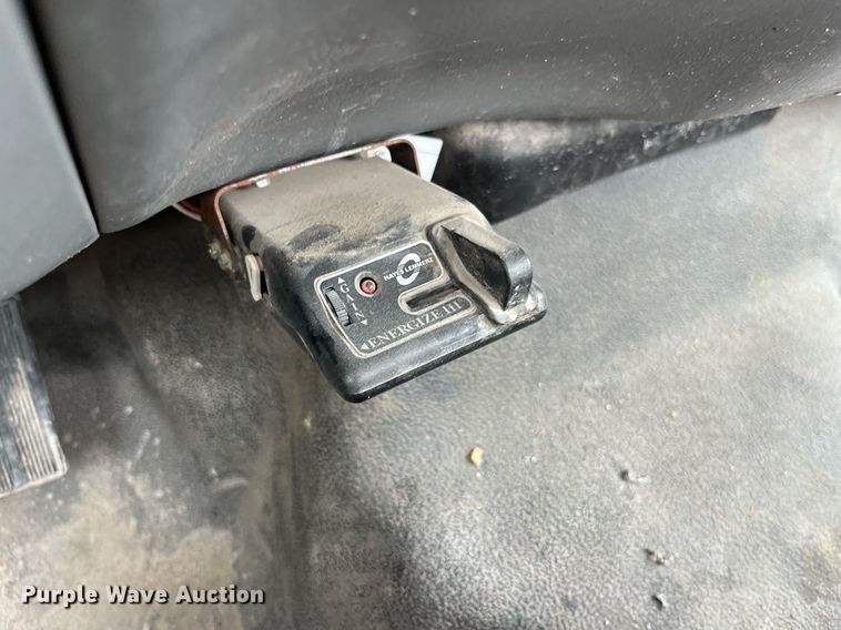 image for item LA9896 2003 Ford F250 Super Duty XL  utility bed pickup truck