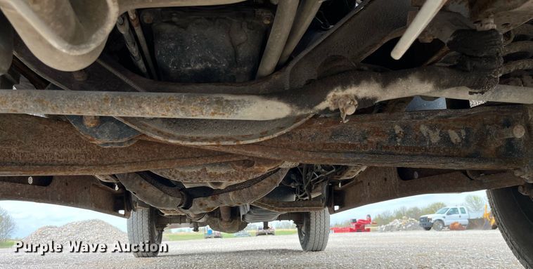 image for item LA9896 2003 Ford F250 Super Duty XL  utility bed pickup truck