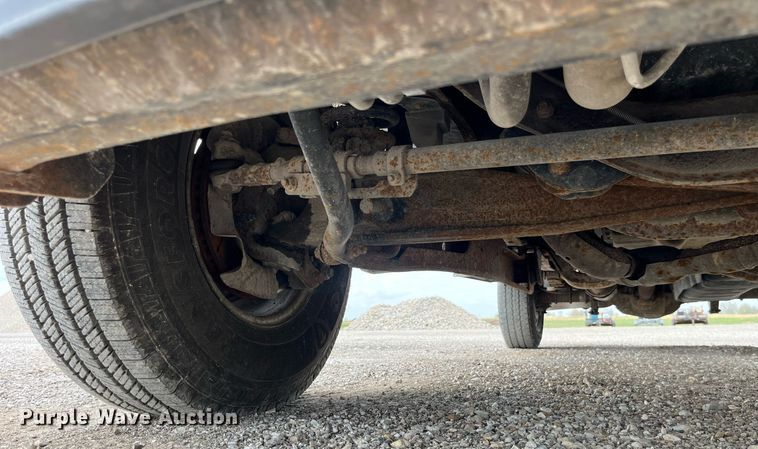 image for item LA9896 2003 Ford F250 Super Duty XL  utility bed pickup truck