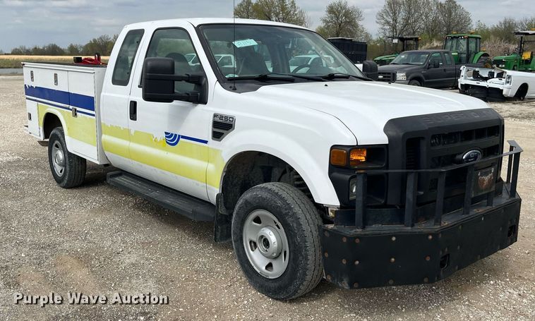 image for item LA9897 2008 Ford F250 Super Duty XL  SuperCab utility bed pickup truck