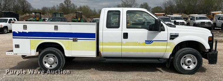 image for item LA9897 2008 Ford F250 Super Duty XL  SuperCab utility bed pickup truck