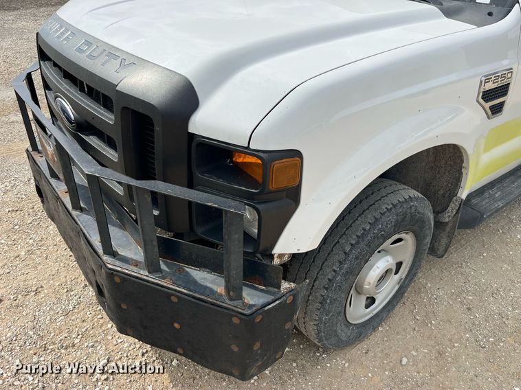 image for item LA9897 2008 Ford F250 Super Duty XL  SuperCab utility bed pickup truck